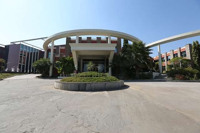 Jagran_Lakecity_University_(JLU),_Bhopal